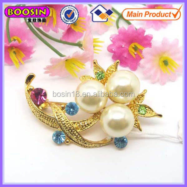 2014年ファッション真珠の花のブローチ、 模造真珠のブローチ、 ラインストーン真珠のブローチ#5758問屋・仕入れ・卸・卸売り