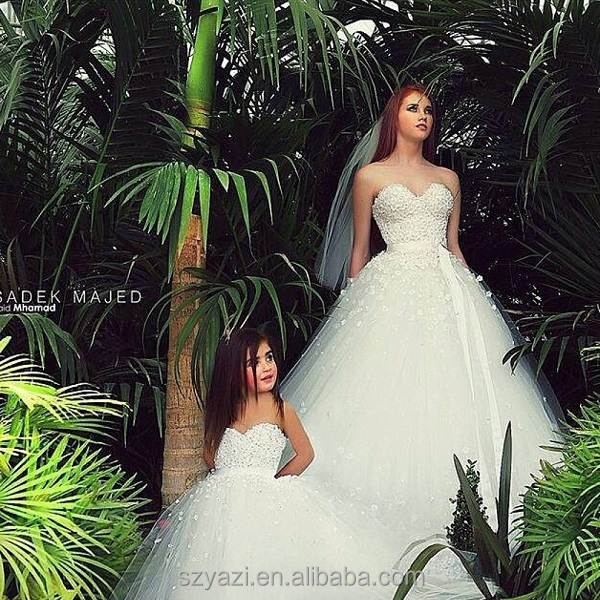 lifestyle news bride matching dresses lifestyle news bride matching dresses
