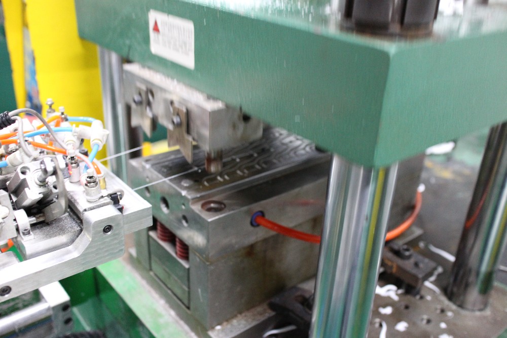 自動デンタルフロスピック機、 フロスピック作る機、 フロスピック農産物機仕入れ・メーカー・工場