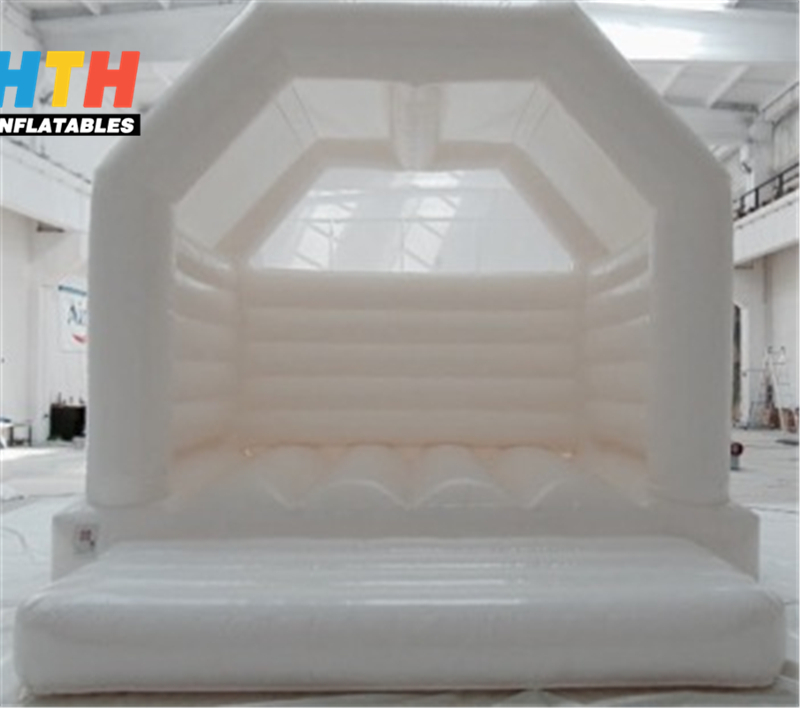 white bouncy castle(3).jpg