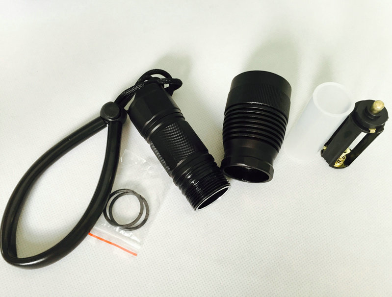 屋外の検索最も強力なledダイビング懐中電灯千ルーメンalibabaの製品は、 トップの販売仕入れ・メーカー・工場