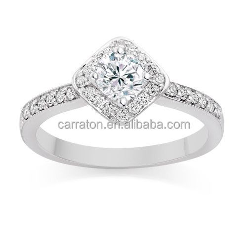 Engagement ring custom uk