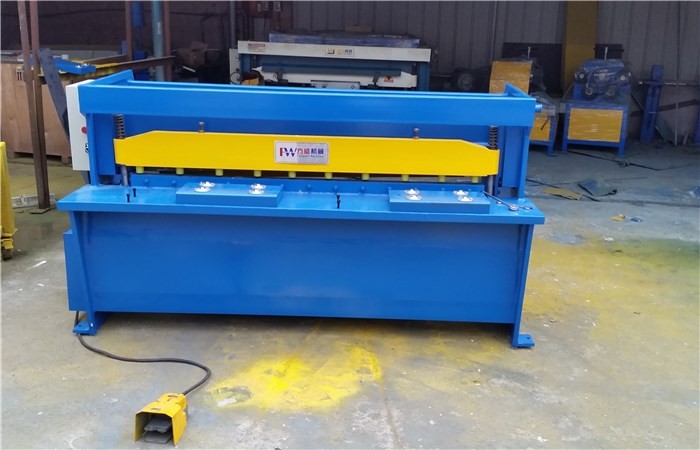 electric-shearing-machine-electric-guillotine-machine-small (1).jpg