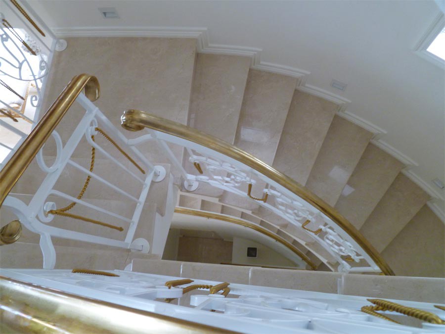 20mm-Crema-Marfil-Marble-Stairs-Risers-and-Landing-900x675.jpg