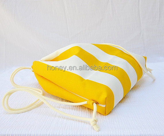 三角形のバックパックのジムバッグ黄色白ストライプビーチバッグ防水水泳バッグ子供のための仕入れ・メーカー・工場