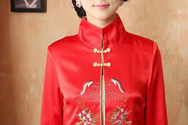 красный традиционный китайский одежда cheongsam qipao Тан блузка Топ длинный парча вышивка траншейные пальто для женщин, Свадебная одежда красный традиционный китайский одежда cheongsam qipao Тан блузка Топ длинный парча вышивка траншейные пальто для женщин, Свадебная одежда
