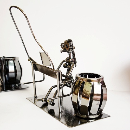 創造的なペンホルダーアイアンマンのピアノ音楽パーソナリティスタイル事務用品新しいモデルのファッションデザイン装飾的な金属工芸品仕入れ・メーカー・工場