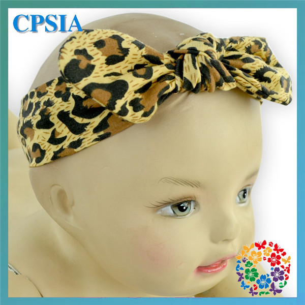 Leopard hair accessories & Other Stories is a one-stop styling destination filled with collections from three design ateliers in Paris, Stockholm and Los Angeles. & Other Stories is committed to accessibility.