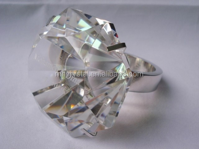 結婚式MH-9112のための水晶ダイヤモンドのナプキンリング仕入れ・メーカー・工場