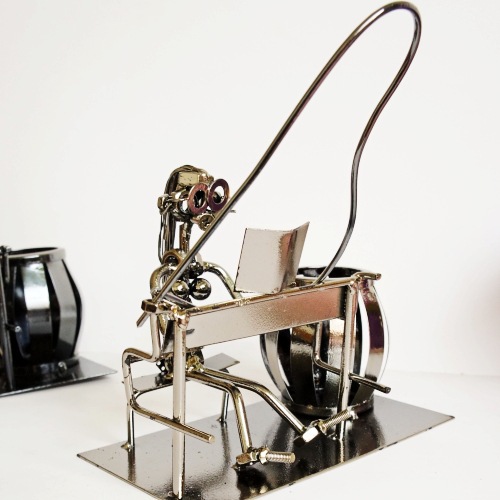 創造的なペンホルダーアイアンマンのピアノ音楽パーソナリティスタイル事務用品新しいモデルのファッションデザイン装飾的な金属工芸品仕入れ・メーカー・工場
