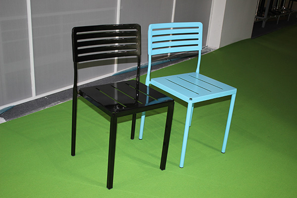 を積層した純粋な黒高バック庭金属椅子仕入れ・メーカー・工場