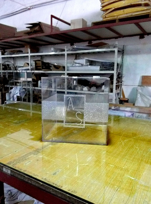 正方形の透明なアクリル2015高品質ダイヤモンドディスプレイキャビネット仕入れ・メーカー・工場