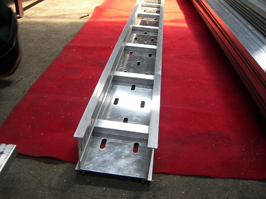 aluminum cable ducts- besca
