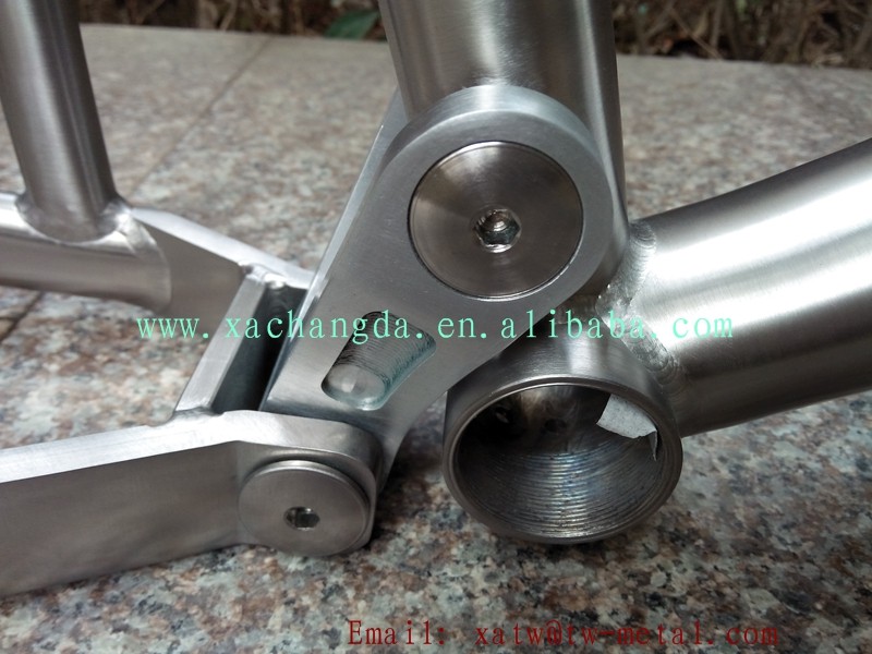 Titanium suspension bike frame10.jpg