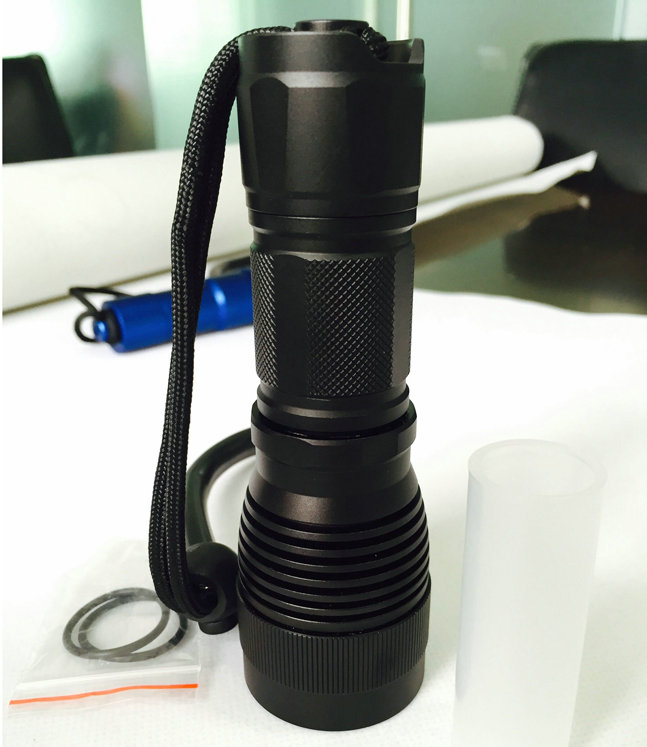 屋外の検索最も強力なledダイビング懐中電灯千ルーメンalibabaの製品は、 トップの販売仕入れ・メーカー・工場