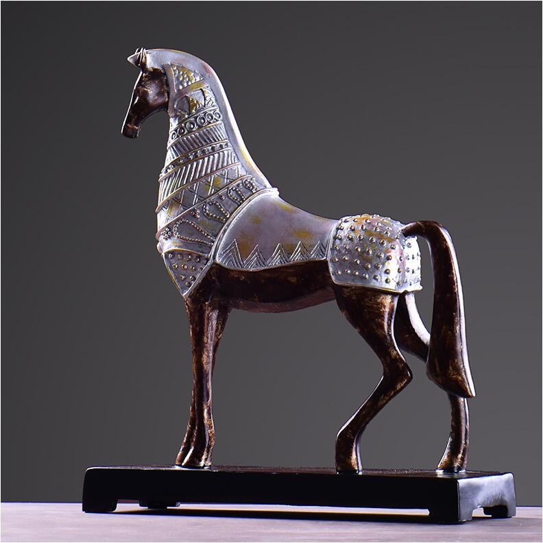 horse figurine 3.jpg