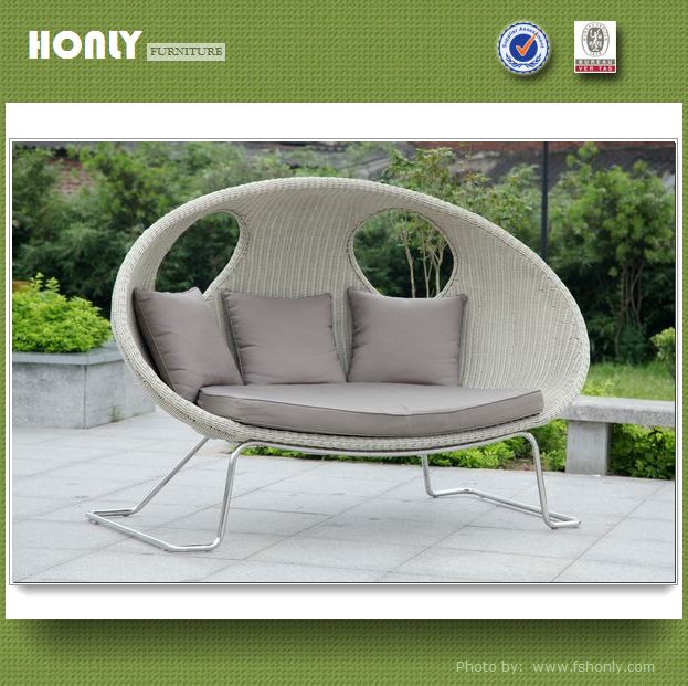 Light gray wicker rattan garden furniture round bed garden furniture daybed