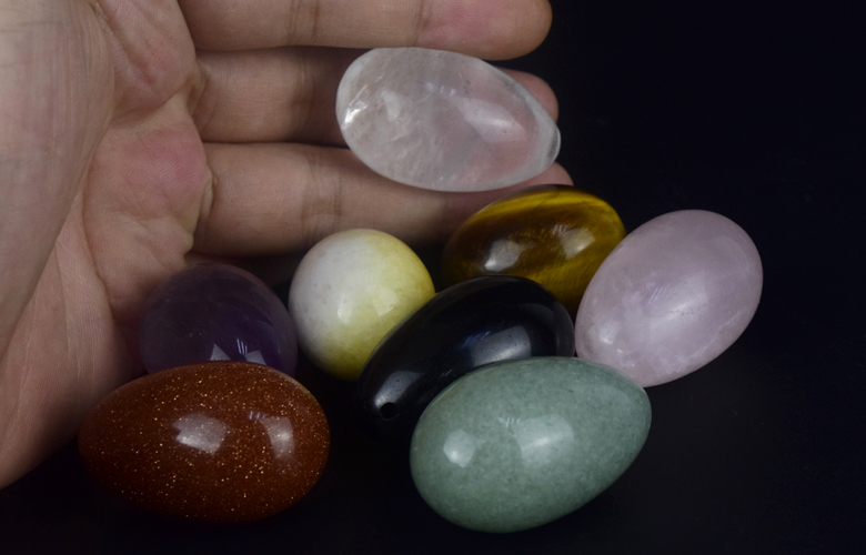 (掘削やundrilled) ケーゲル卸売天然ヒスイの宝石用原石の卵多くyoni卵仕入れ・メーカー・工場