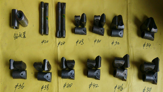 Chisel type hammer drill bits.jpg