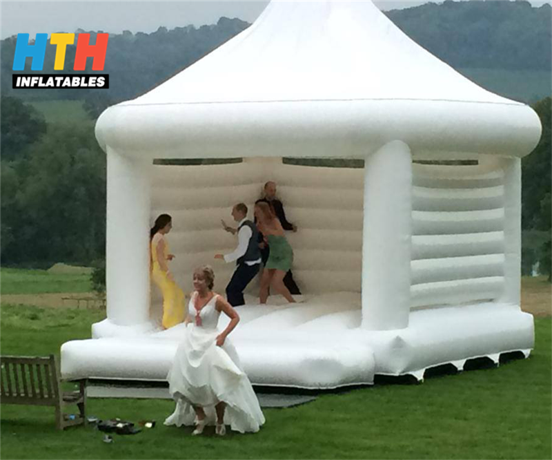 white bouncy castle(2).png