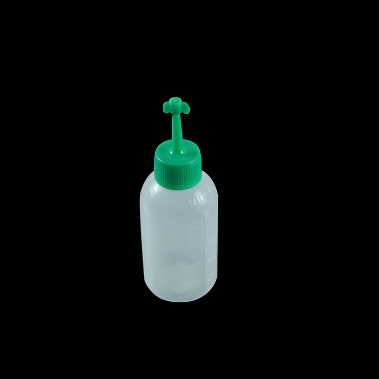 Plastic disposable semen bottle for sow