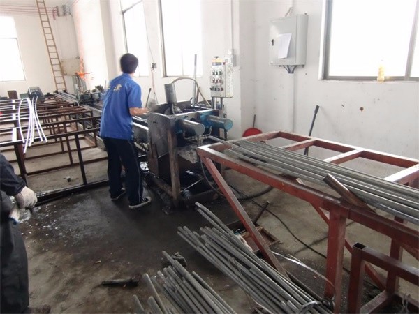 Iron rod drawing machineA.jpg