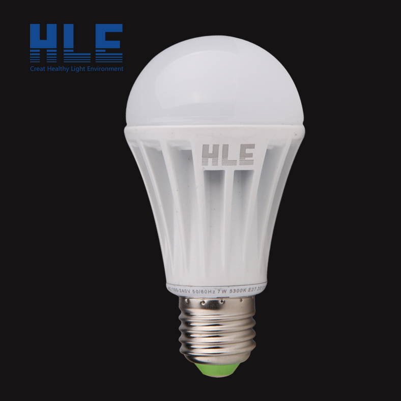 高輝度!ハロゲン電球を交換するLED電球 広配光電球型LEDライト 品番：QBW7W-A013仕入れ・メーカー・工場
