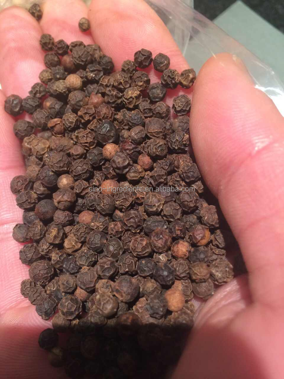 high quality black pepper and white pepper