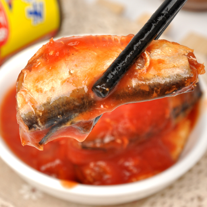 wholesale canned sardine in tomato sauce / oil / brine for africa