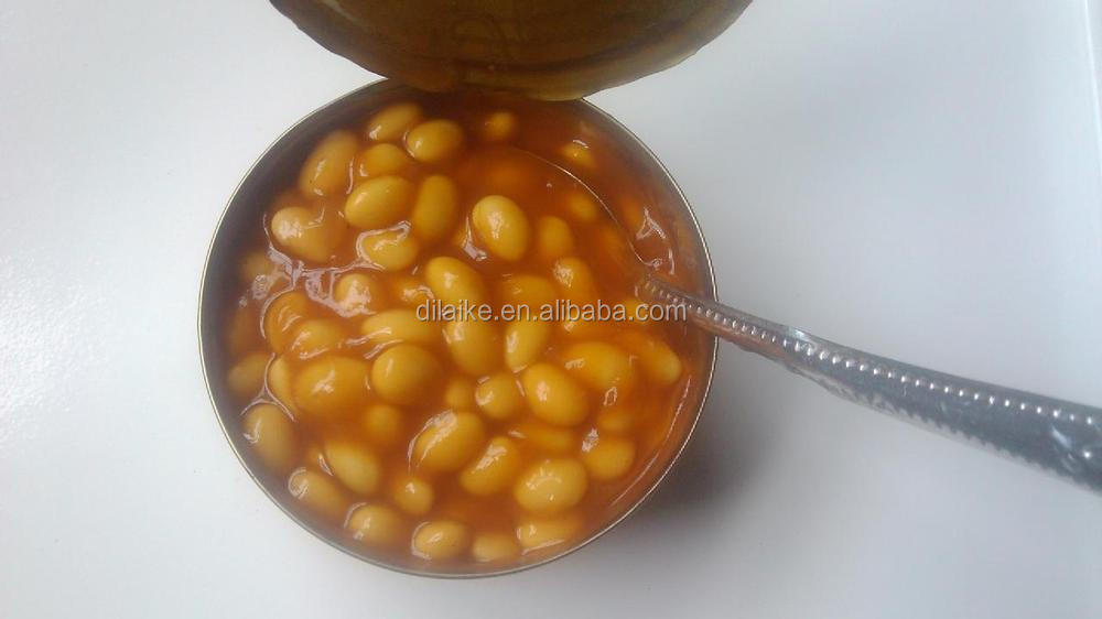 Canned beans in tomato sauce