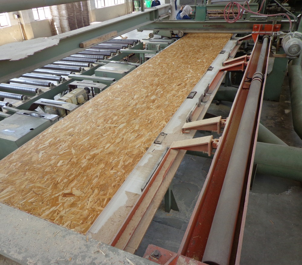 Osb の 1220 × 2440 ミリメートル で wbp接着剤用建設または家具 問屋・仕入れ・卸・卸売り