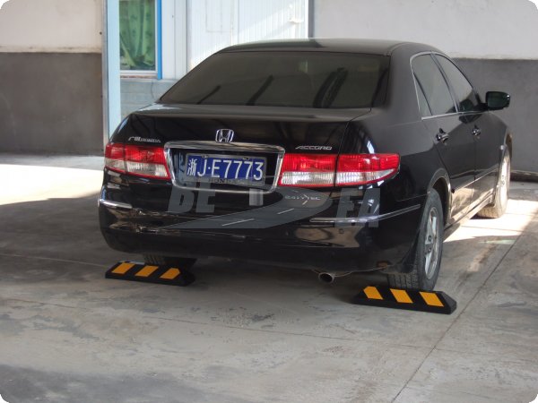 卸売黒・反射黄色のゴム製車輪止め車のドロップは、 中国の製造問屋・仕入れ・卸・卸売り