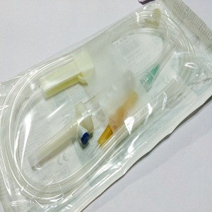 医療グレードの高品質付き滅菌輸液セット正確な流量コントローラ仕入れ・メーカー・工場