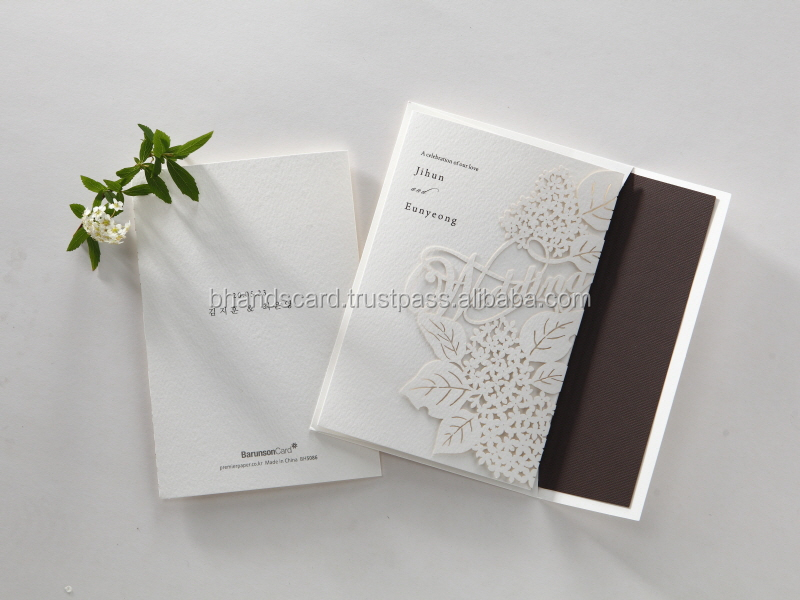 オリジナルカード白bhandsレーザーカット花bh5086結婚式の招待状のカード仕入れ・メーカー・工場