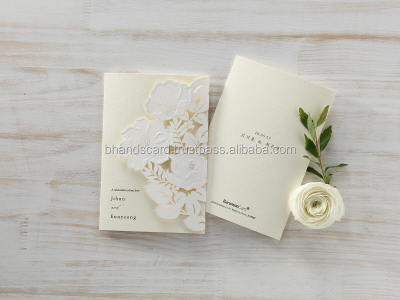 オリジナルカード白bhandsレーザーカット花bh5087結婚式の招待状のカード仕入れ・メーカー・工場